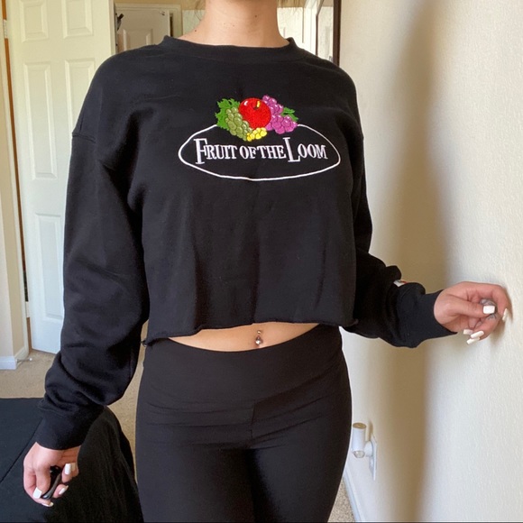 Fruit of the Loom Sweaters - Fruit of the Loom- Crop sweater
